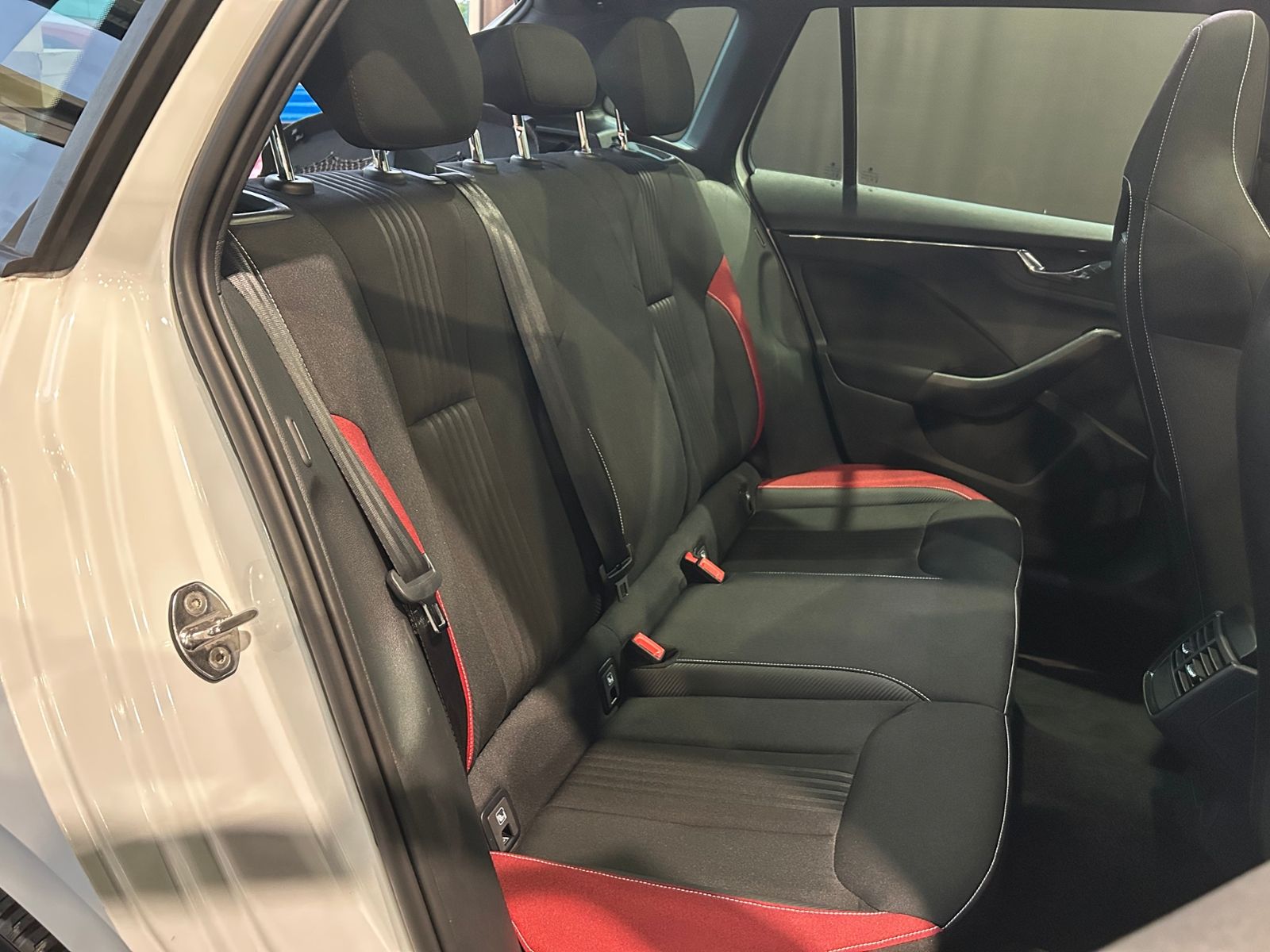 Fahrzeugabbildung SKODA Kamiq Monte Carlo AHK PANO LED NAVI