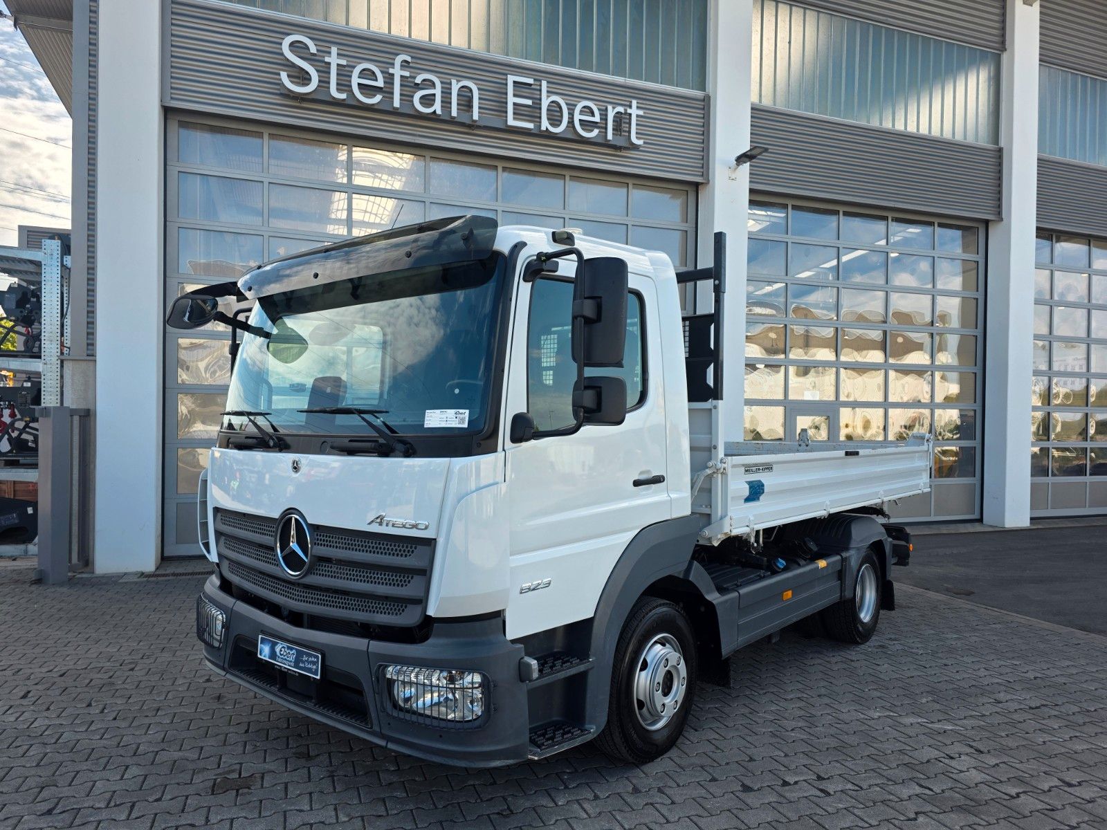 Fahrzeugabbildung Mercedes-Benz Atego 823 K 4x2 Meiller 2x AHK Klima 3 Sitze