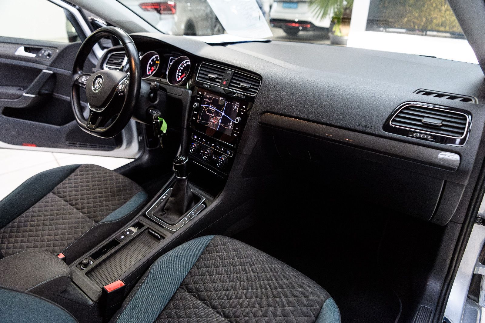 Fahrzeugabbildung Volkswagen Golf VII Lim. IQ.DRIVE