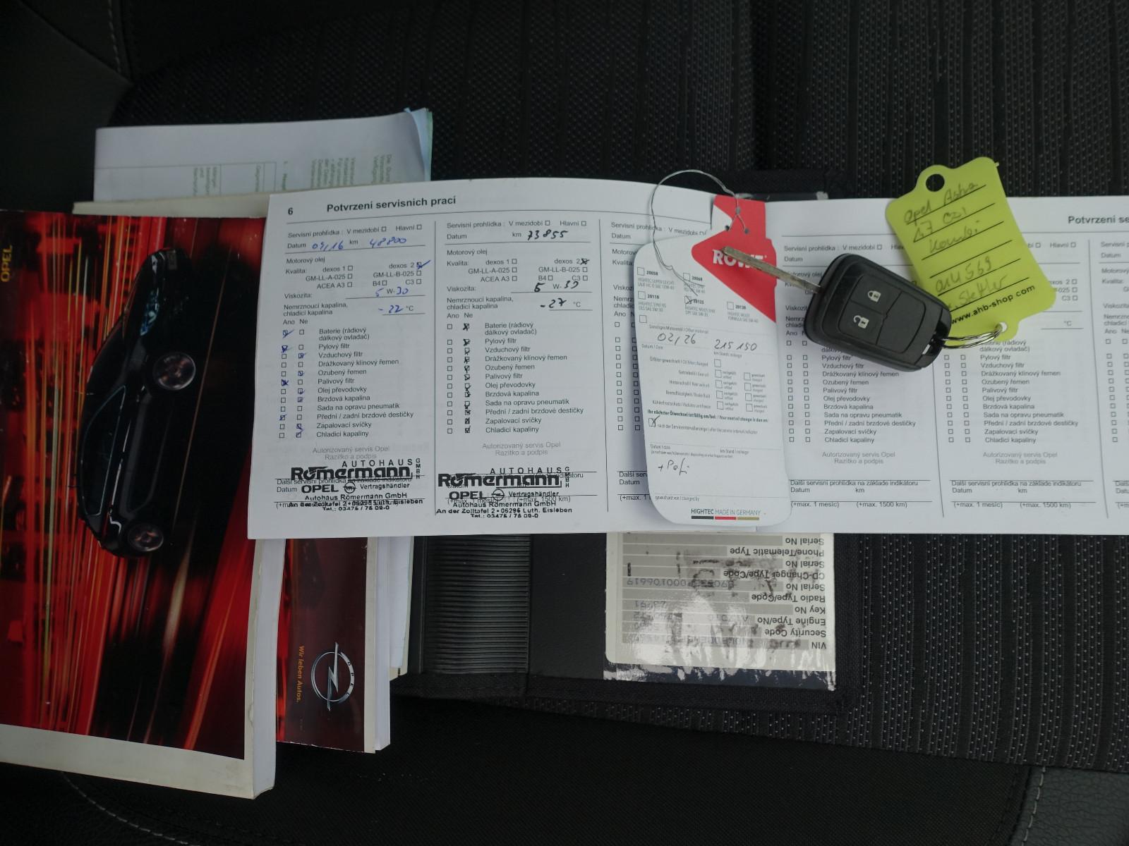 Opel Astra 2014 — photo 13