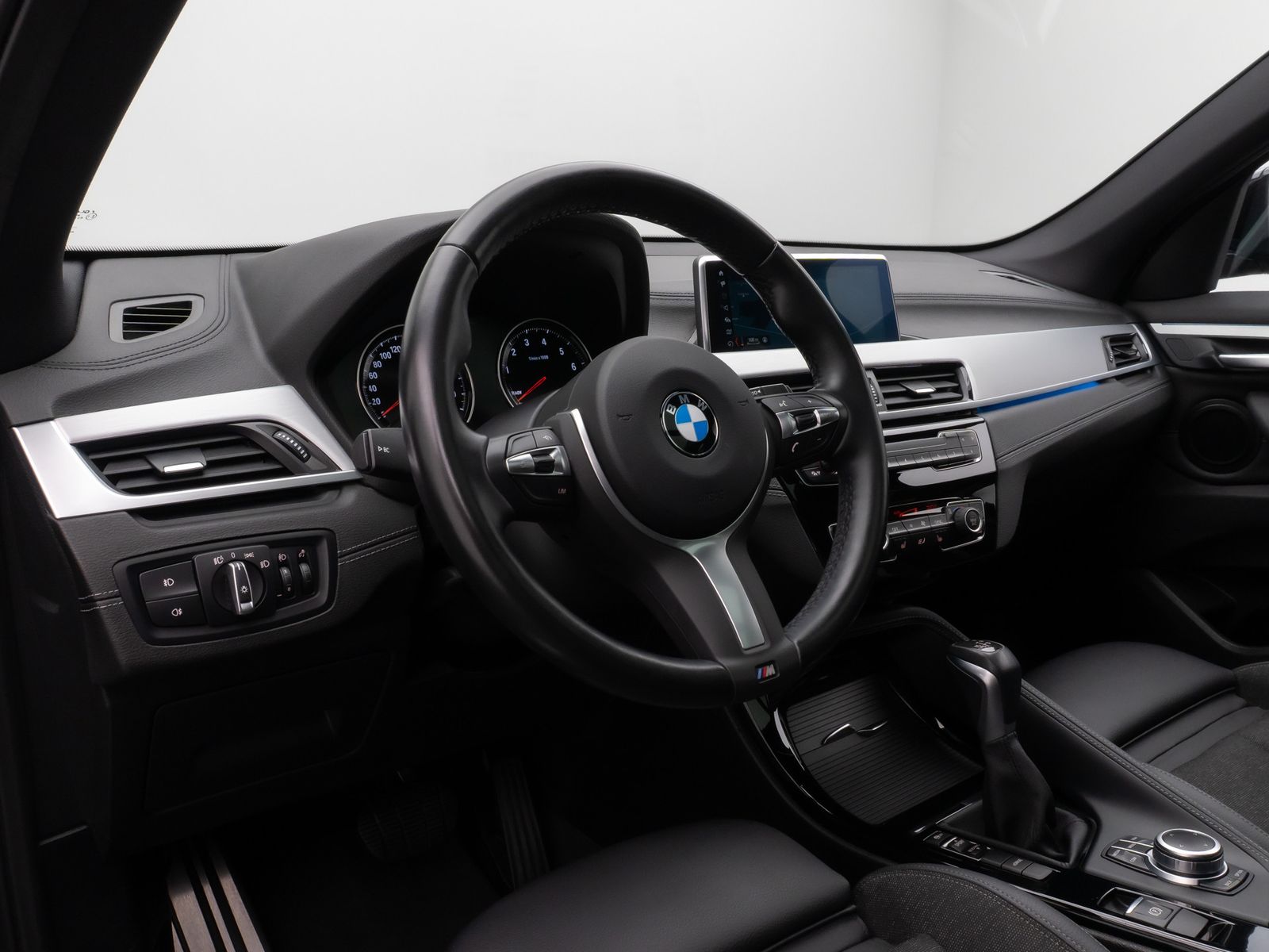 Fahrzeugabbildung BMW X1 xD25e M Sport Panorama DAB Navi LED 18Zoll