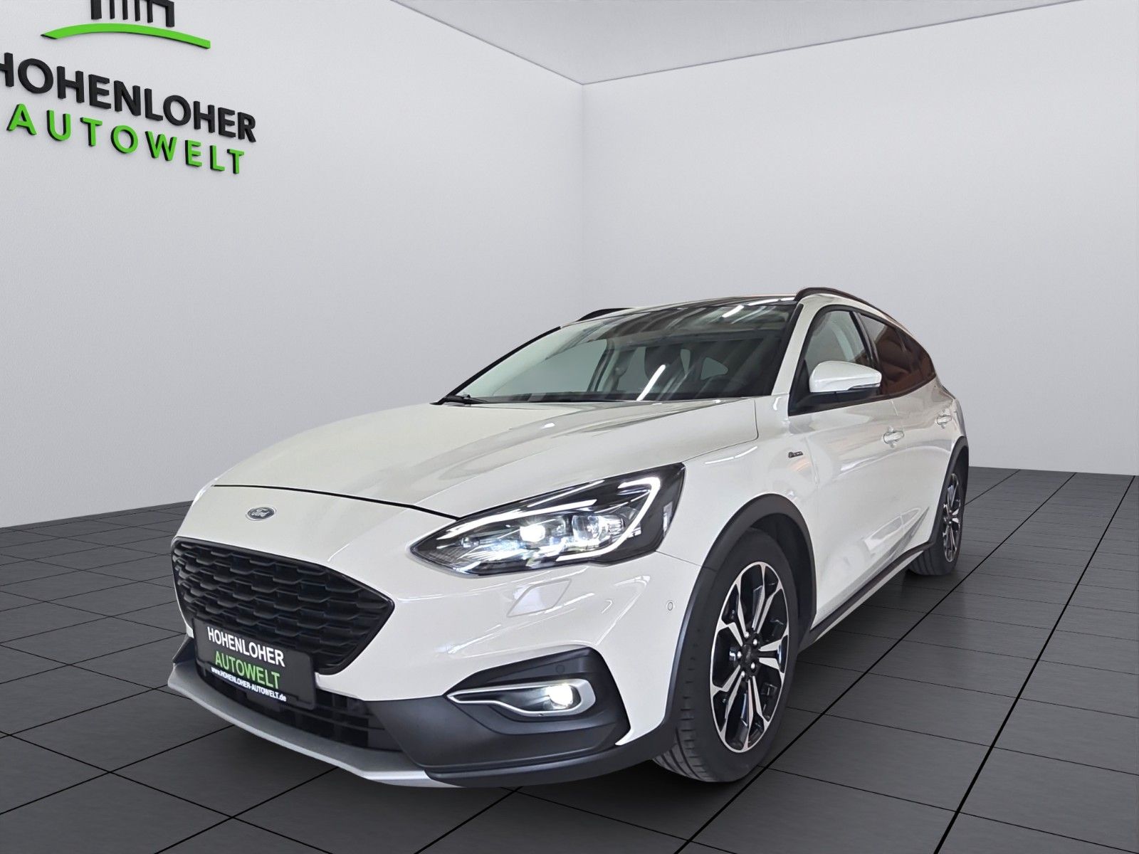 Gebrauchtwagen Ford Focus Focus Turnier Active Automatik *AHK*PANO*ACC*LED in Schwäbisch Hall