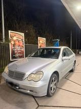 Mercedes-Benz Mercedes c Klasse 220 CDI Classic W203 - gebrauchte Mercedes-Benz E 220 aus dem Jahr 2001