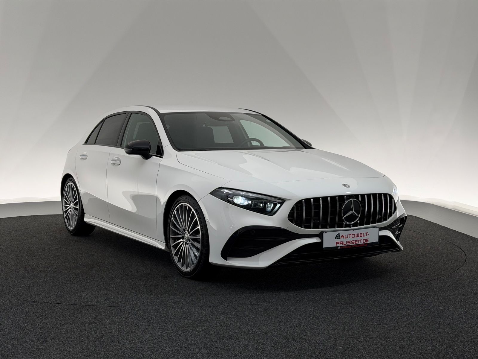 Mercedes-Benz A 250 4Matic*AMG LINE*NIGHT-MULTIBEAM-R.KAM-MBUX