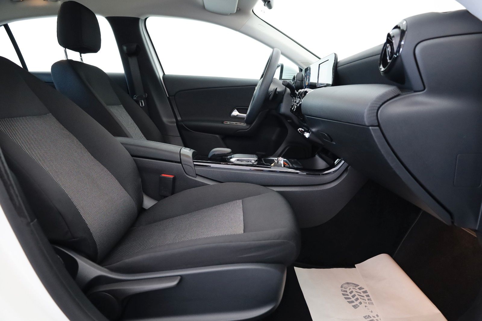 Fahrzeugabbildung Mercedes-Benz A 200 DTC Navi,SH,Park-Paket,Apple CarPlay
