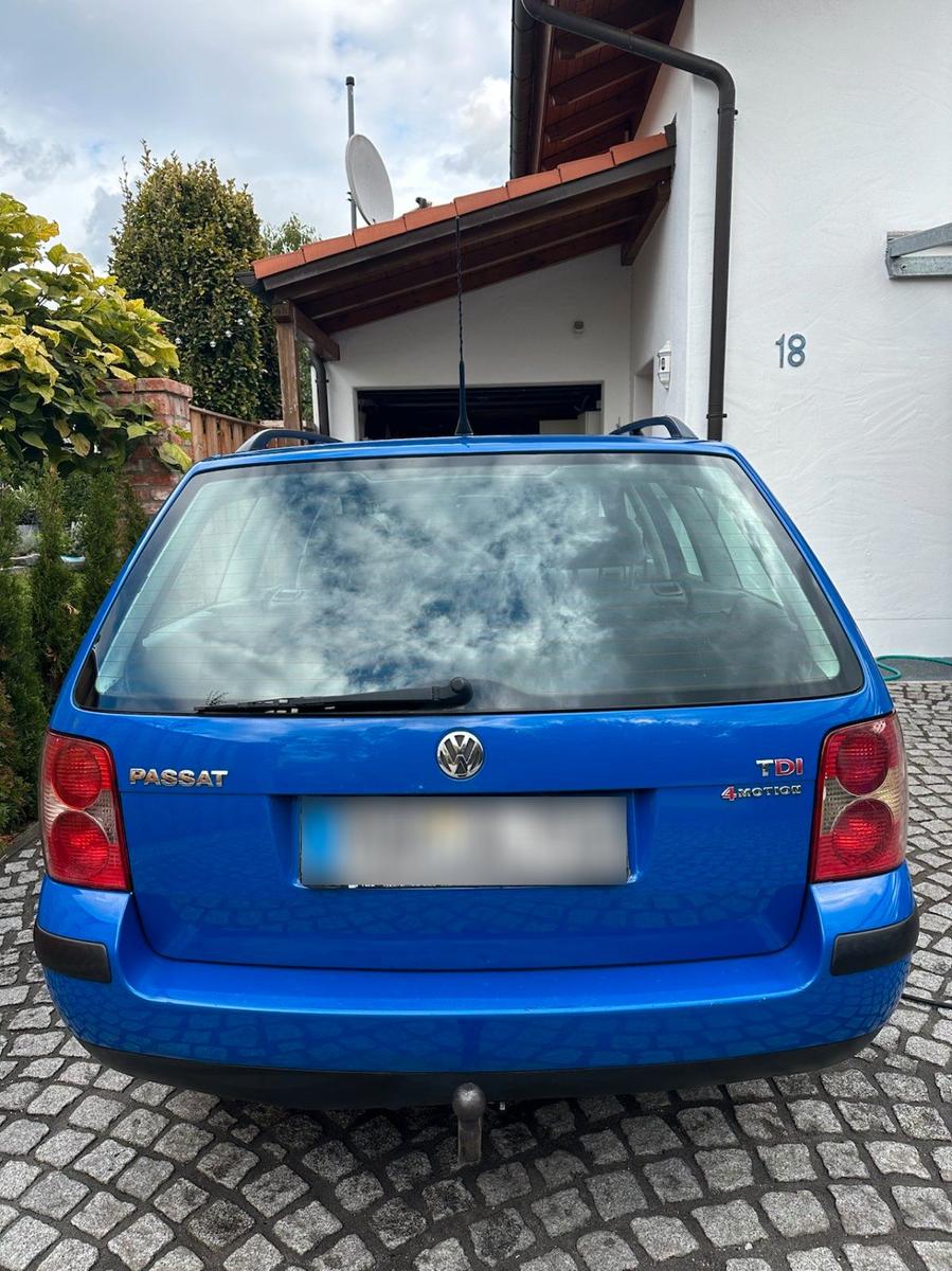 Volkswagen Passat 2004 — interior