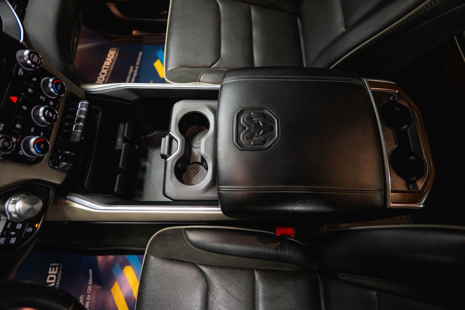 Fahrzeugabbildung Dodge RAM 5.7 V8 HEMI 4x4 LARAMIE Offroad Night LED