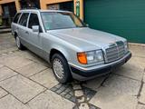 Mercedes-Benz 250 TD W124 Kombi, 2. Hand, Schiebedach, TÜV neu - Oldtimer mit Diesel-Antrieb: Kombi