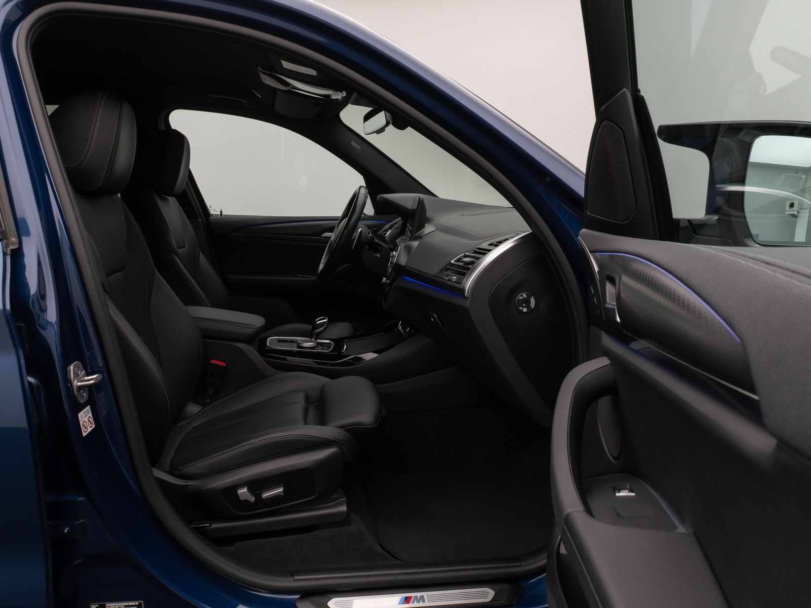 Fahrzeugabbildung BMW X3 M40d Kamera Laser HUD DAB H/K AHK Komfort 20"