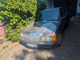 Mercedes-Benz mercedes w201 190e 2.6 H Kennzeichen - Mercedes-Benz 190 mit Benzin-Antrieb: Limousine, 2.6