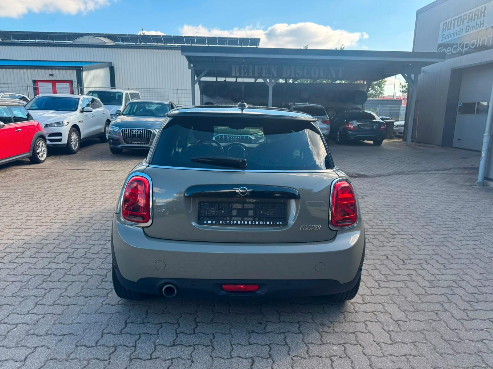 MINI COOPER SITZH°PDC°KLIMATR°PANO°TEMPOM°ALU°SH VOLL
