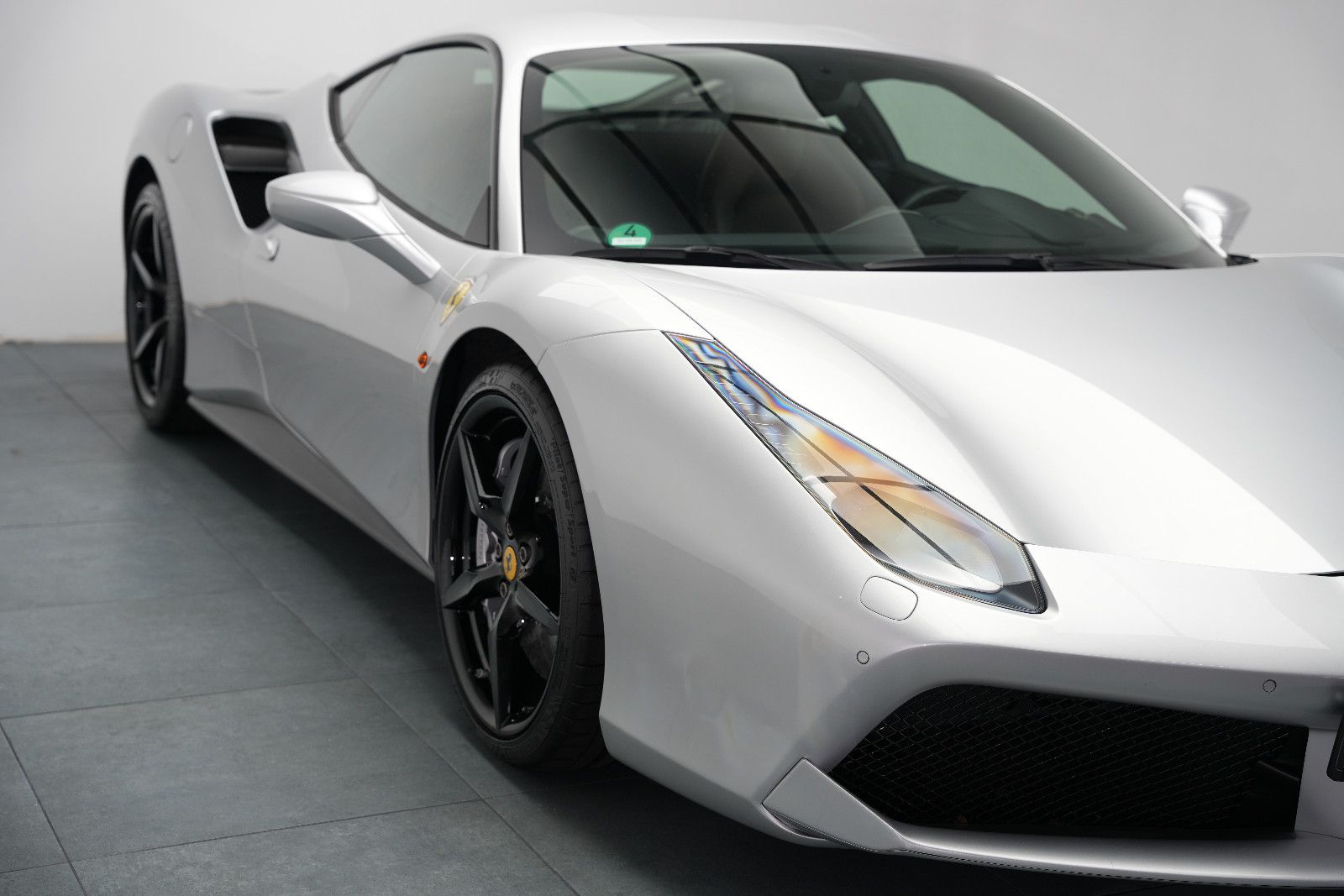 Fahrzeugabbildung Ferrari 488 GTB GTB Coupé DCT/SCUDERIA/KAMERA/