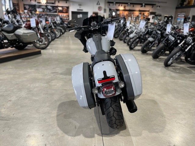 Fahrzeugabbildung Harley-Davidson FXLRST LOW RIDER ST 117 MY25