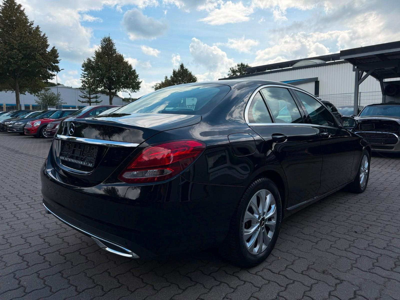 Mercedes-Benz C200d FACELIFT°1-HAND°AUTOM°AHK°RFK°T-LEDER°NAVI