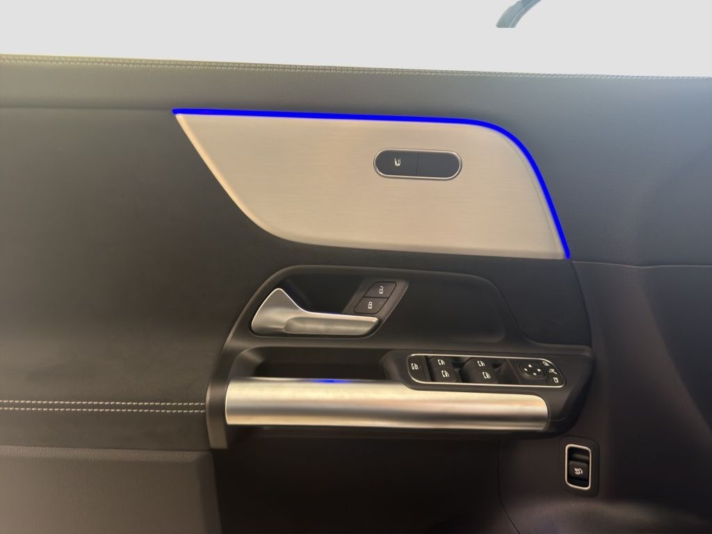 Fahrzeugabbildung Mercedes-Benz GLA 180 AMG*Night*DISTRONIC*KeyL*PDC*RFK*ParkAss