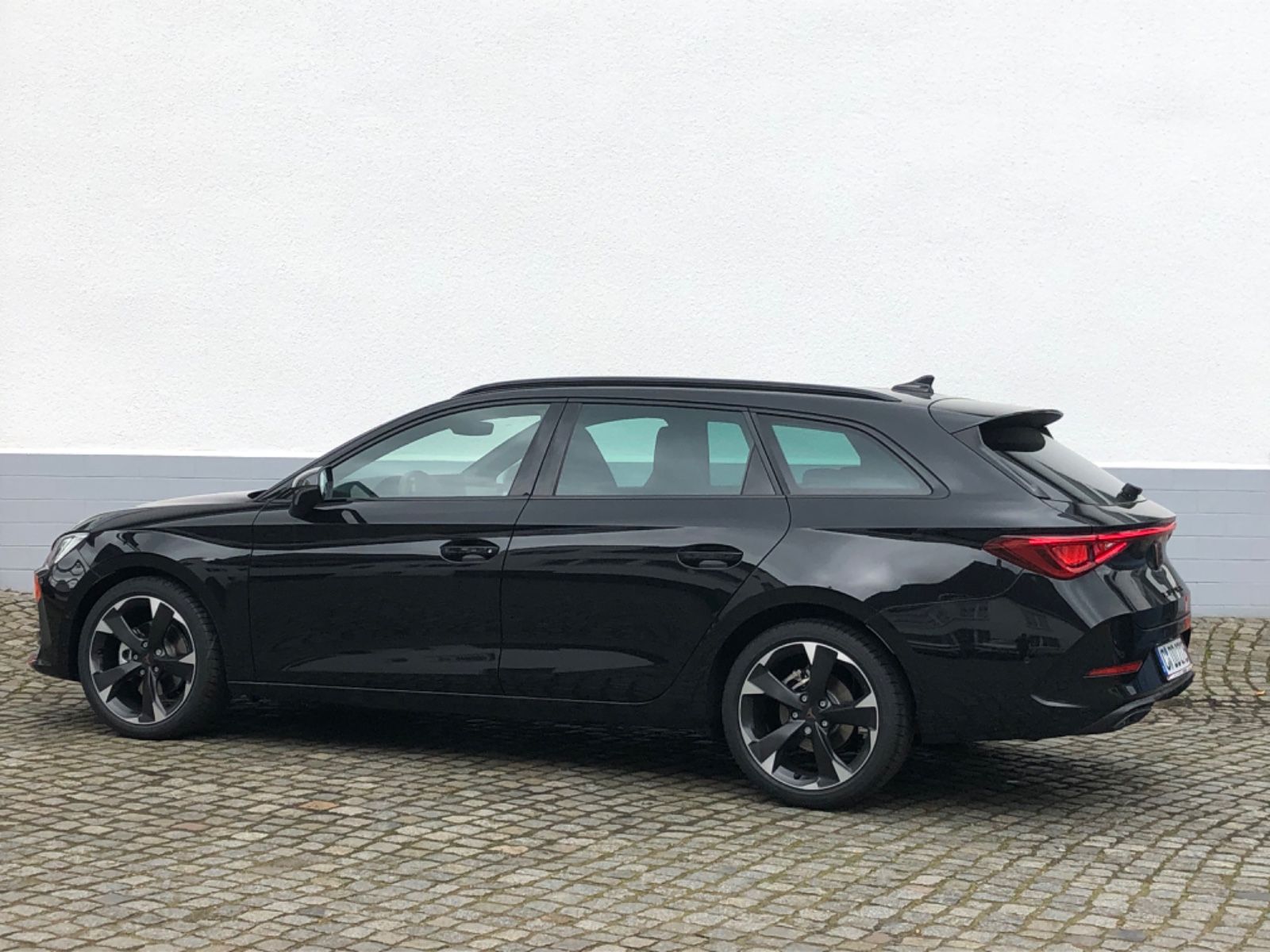 Fahrzeugabbildung CUPRA Leon Sportstourer 1.5 eTSI ACT DSG*Full-Link*SHZ