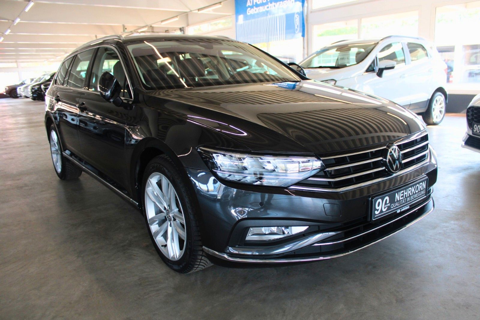 Fahrzeugabbildung Volkswagen Passat 2.0 TDI DSG Elegance LED CAM ACC NAVI uvm