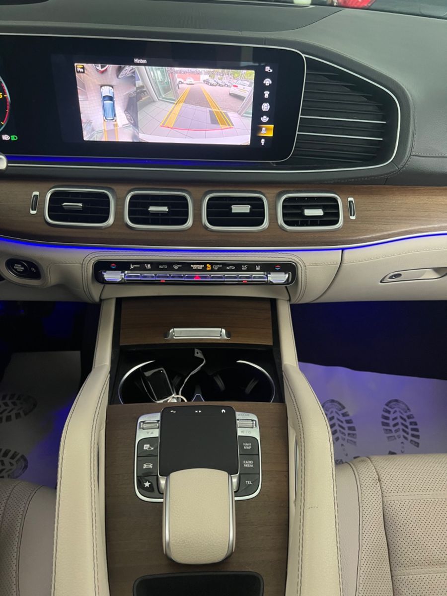 Fahrzeugabbildung Mercedes-Benz GLE 350 d 4Matic AMG Line PANORAMA*AHK*SITZBELÜF