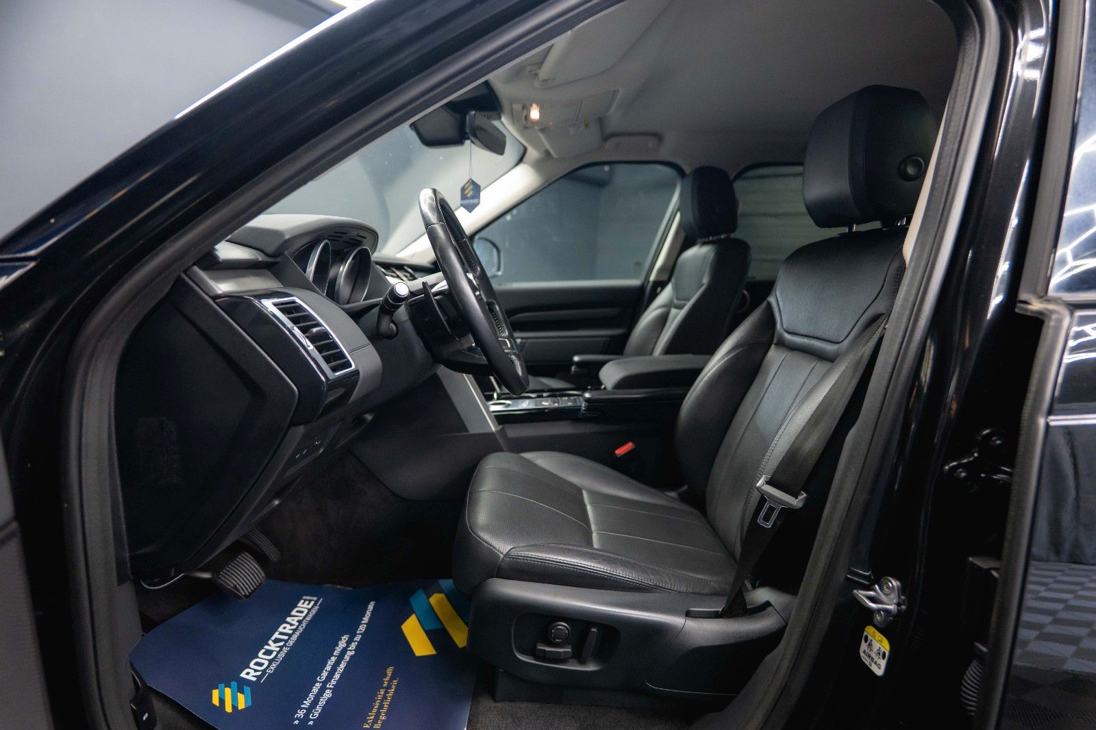 Fahrzeugabbildung Land Rover Discovery 5 2.0 TD SD4 HSE BLACK 4x4 *AHK*LED*