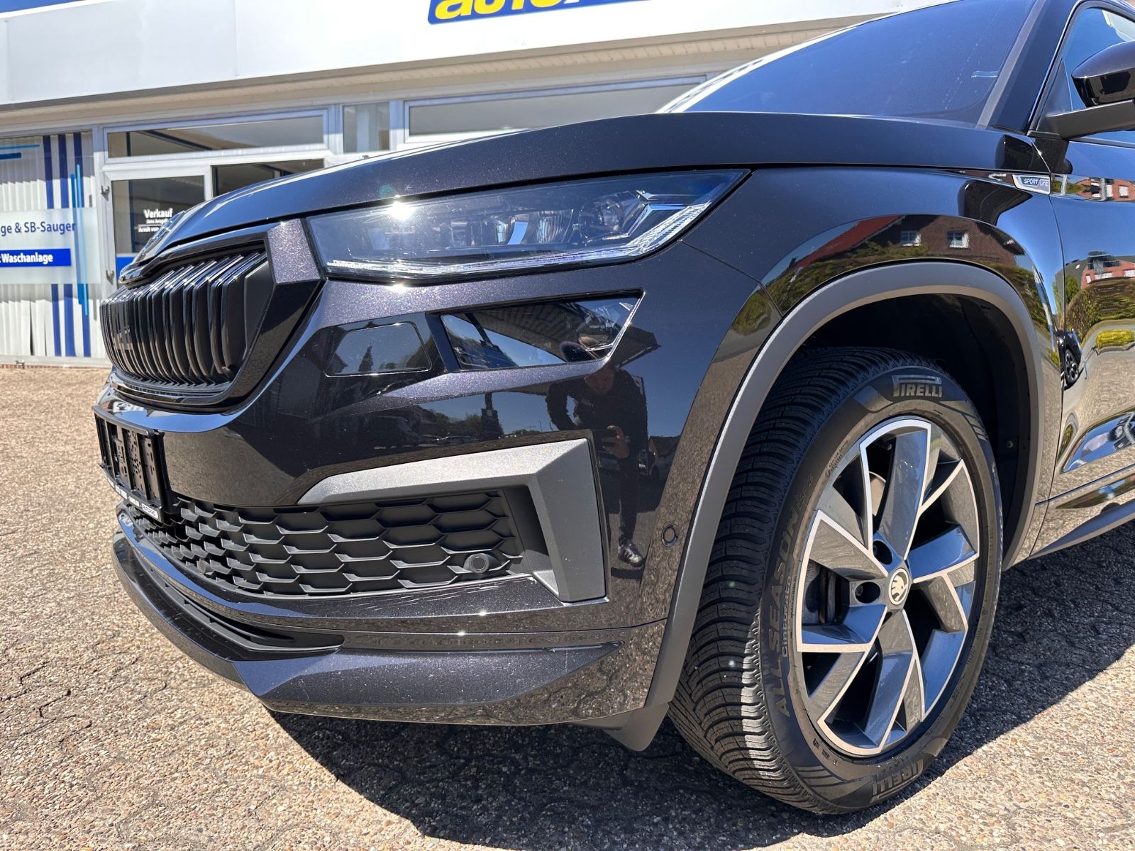Fahrzeugabbildung SKODA Kodiaq Sportline 2.0 TDI 4x4 Matrix/AHK/ACC/Navi