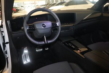 Fotografie 8 des Opel Astra Sports Tourer 1.2 Turbo Automatik GS