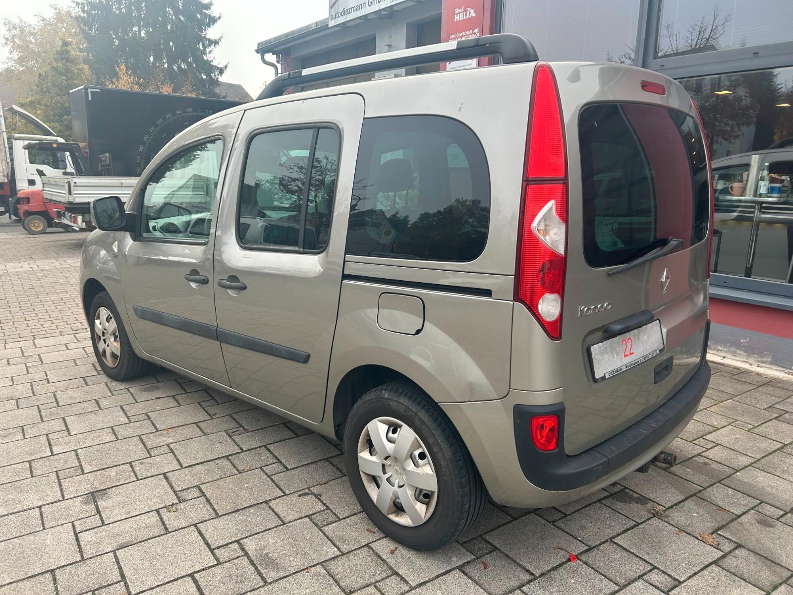 Renault Kangoo 2009 — interior