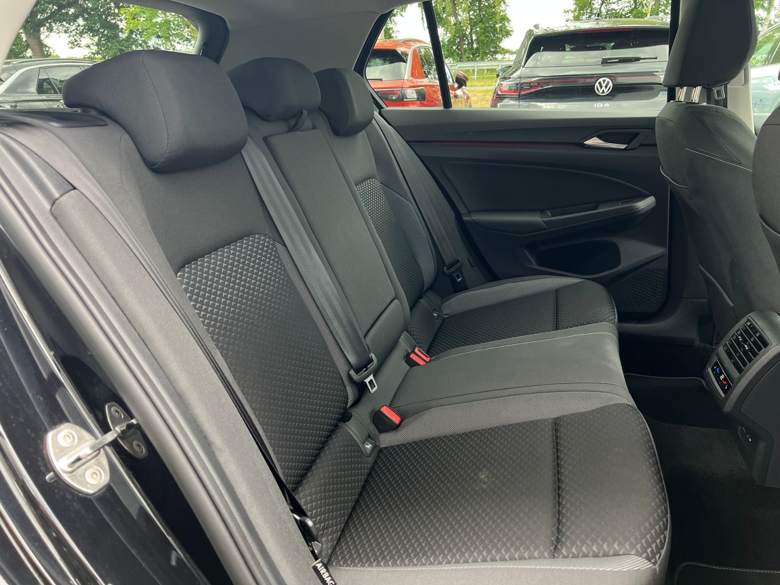Fahrzeugabbildung Volkswagen Golf VIII Active 1.5 TSI OPF *Garantie, IQ-Drive