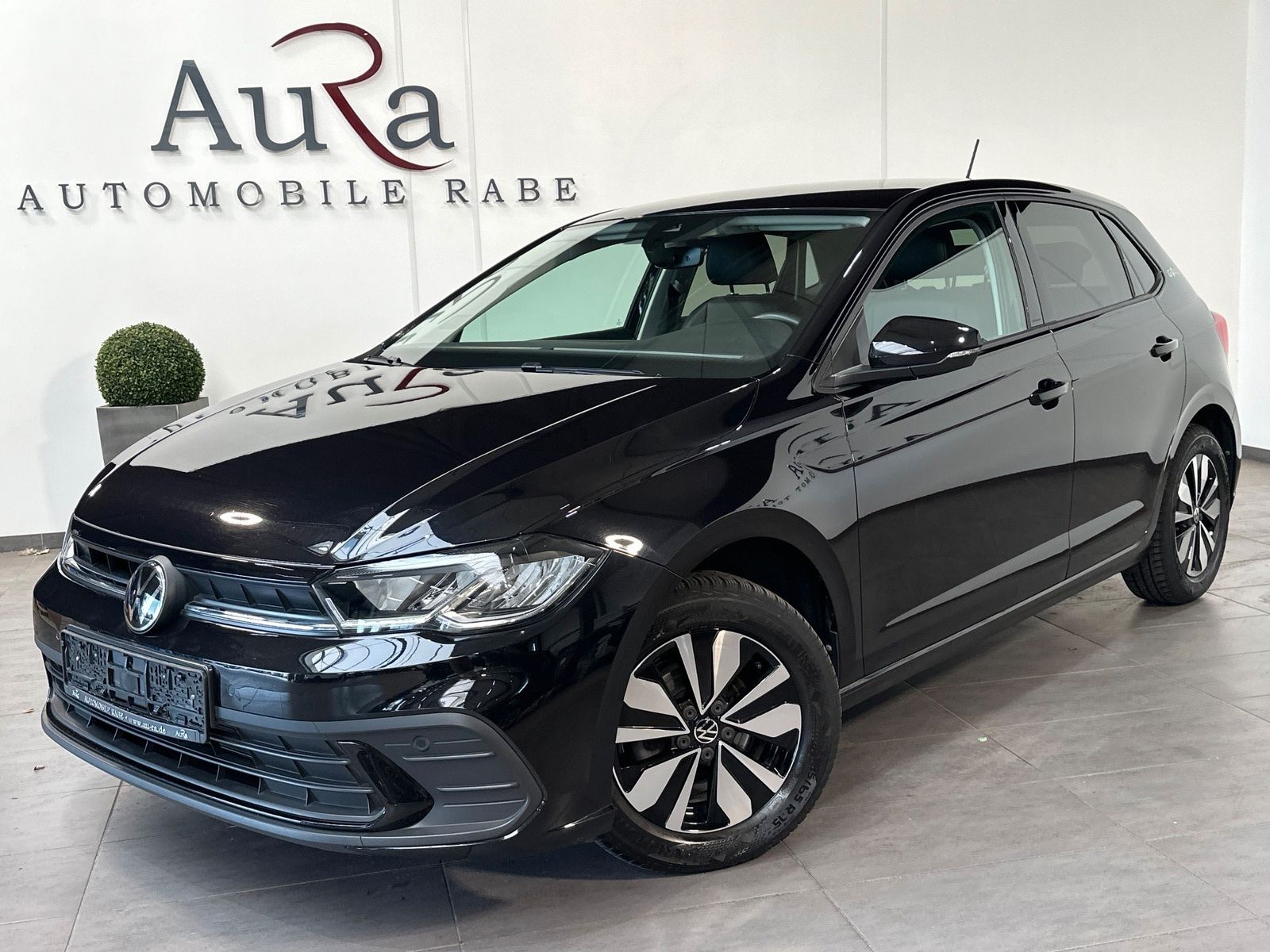Fahrzeugabbildung Volkswagen Polo 1.0 TSI DSG GOAL NAV+LED+SHZ+ACC+CARPLAY