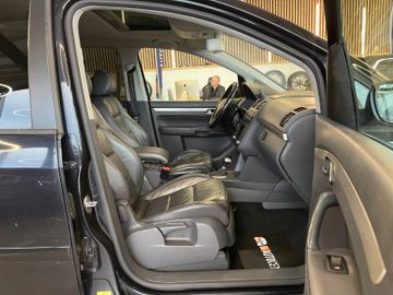 Volkswagen Touran Highline  *7:SITZER*STHZ*NAVI*PDC*SZHZ*