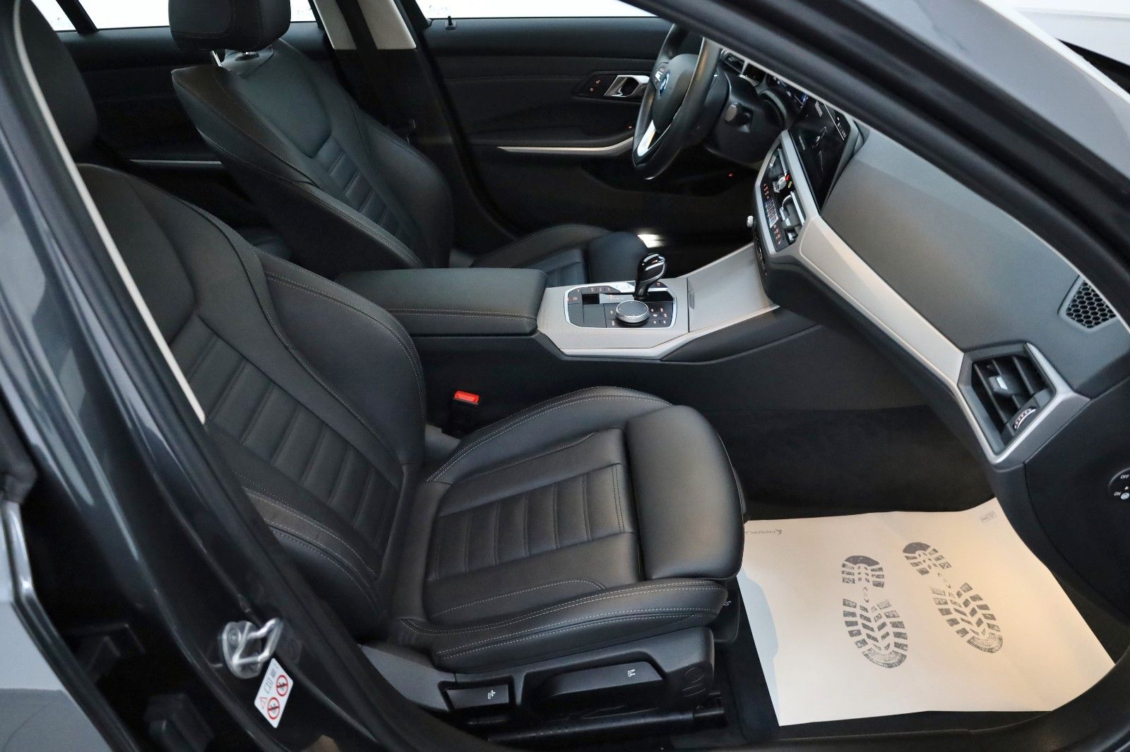 Fahrzeugabbildung BMW 320 e Advantage,Lim. Leder,Navi,LED,SH,Kamera