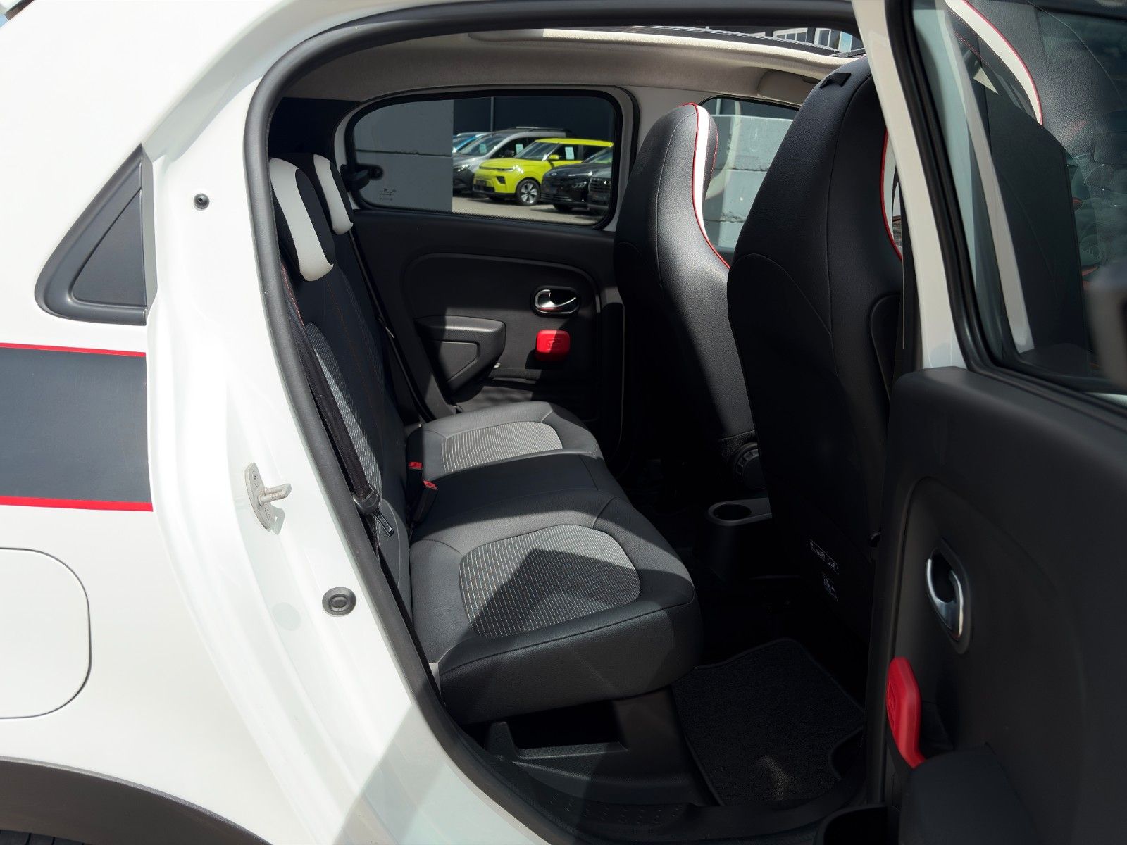 Fahrzeugabbildung Renault Twingo TCe 90 Intens Faltdach Temp. SHZ PDC BT