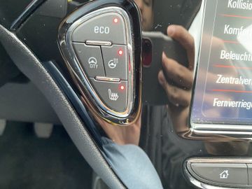 Bild 19 Opel Corsa 1.4 120 Jahre SHZ+LHZ/PDC v+h/KLIMA/CARPLA