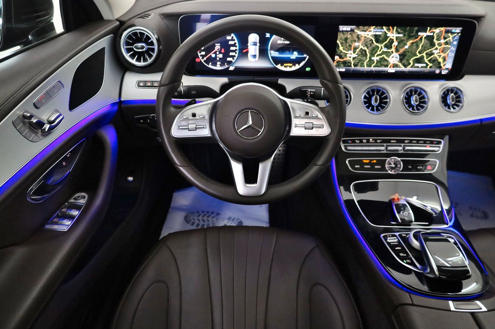 Fahrzeugabbildung Mercedes-Benz CLS 350 d 4Matic,AMG line,Navi,Kamera,HUD,ACC,SD