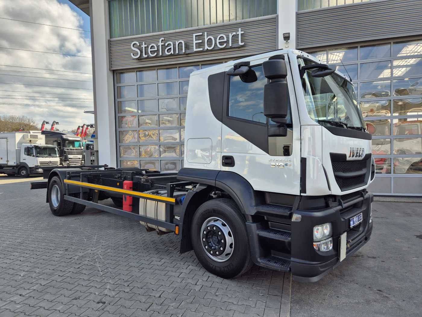 Fahrzeugabbildung Iveco Stralis AT190S31/P BDF Klima Standh. AHK Bett