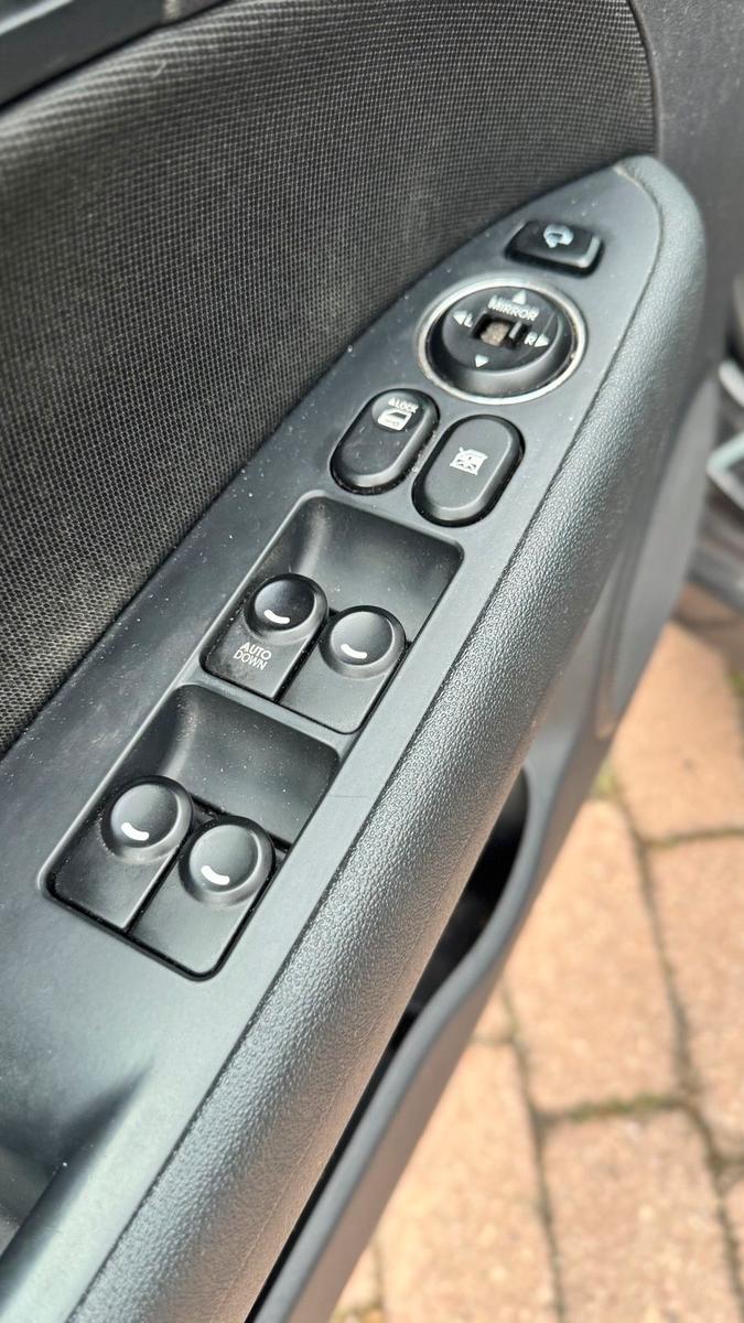 Suzuki Baleno 2012 — photo 13