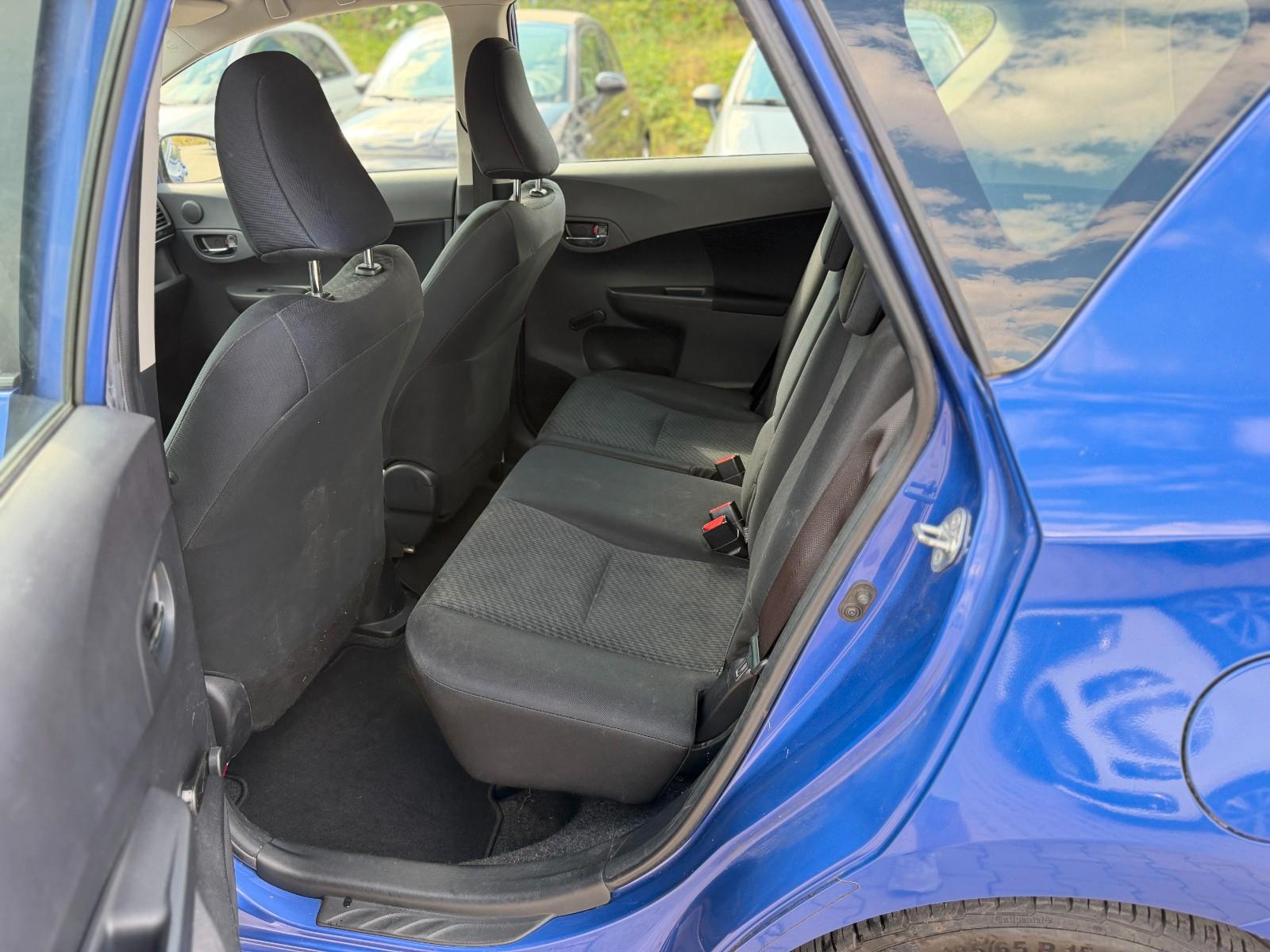 Toyota Verso-S 2011 — photo 8