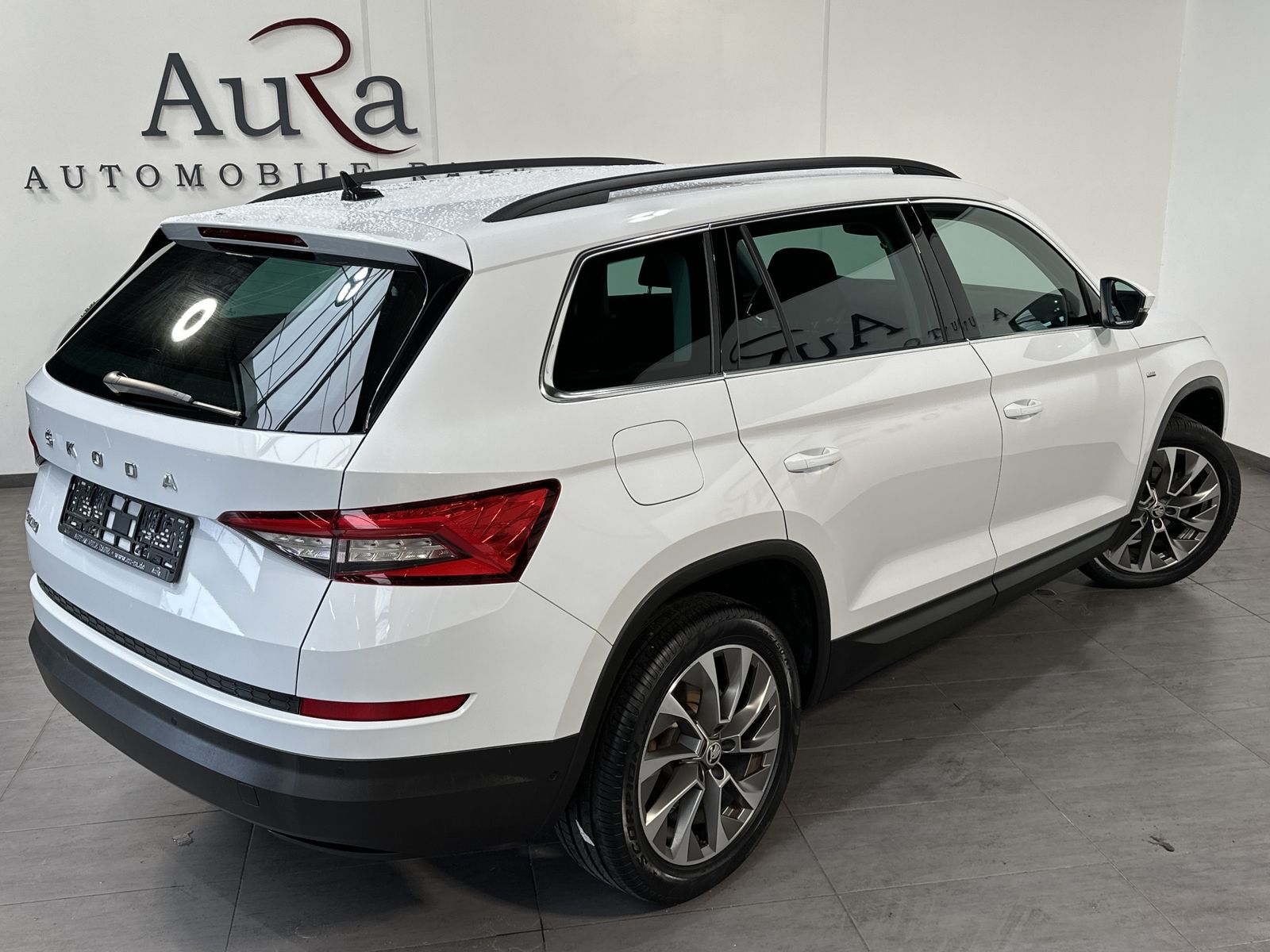 Fahrzeugabbildung SKODA Kodiaq 2.0 TDI DSG Clever NAV+LED+AHK+KAMERA+ACC