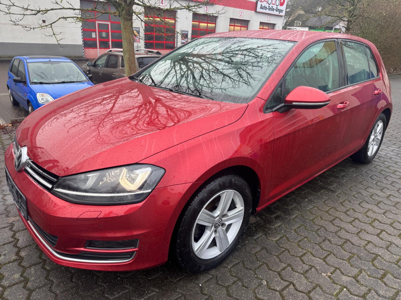 Volkswagen Golf VII Lim. Highline BMT Leder+Bluetooth+Xenon