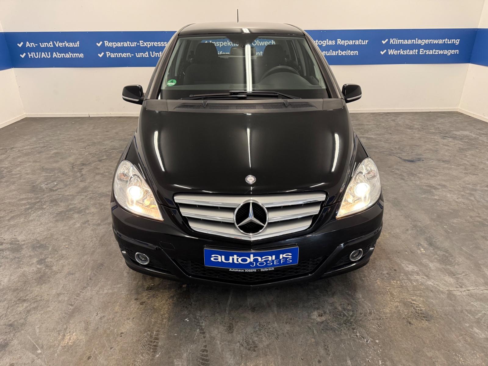 Mercedes-Benz B170 2009 — rear view