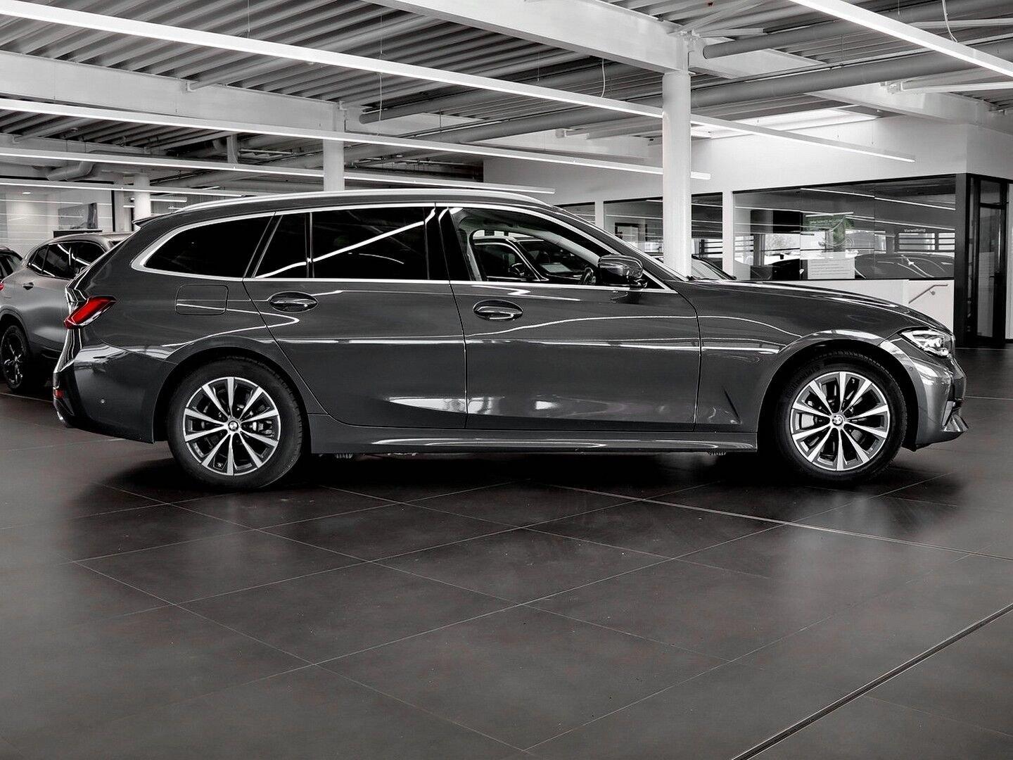 BMW 330e Touring Anhängekupplung