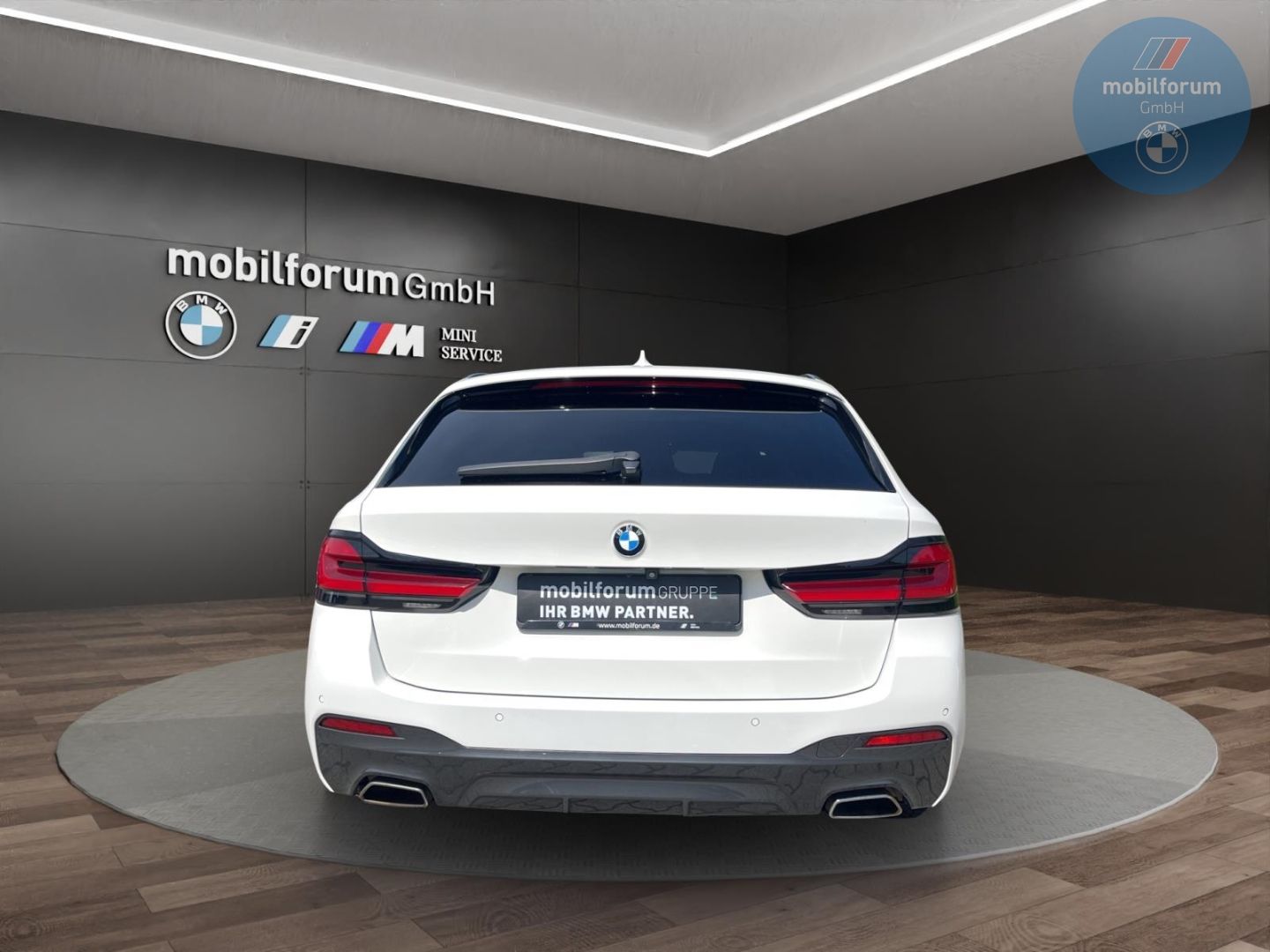 BMW 530 i Touring M-Sport AHK StandHZG Panorama foto 14