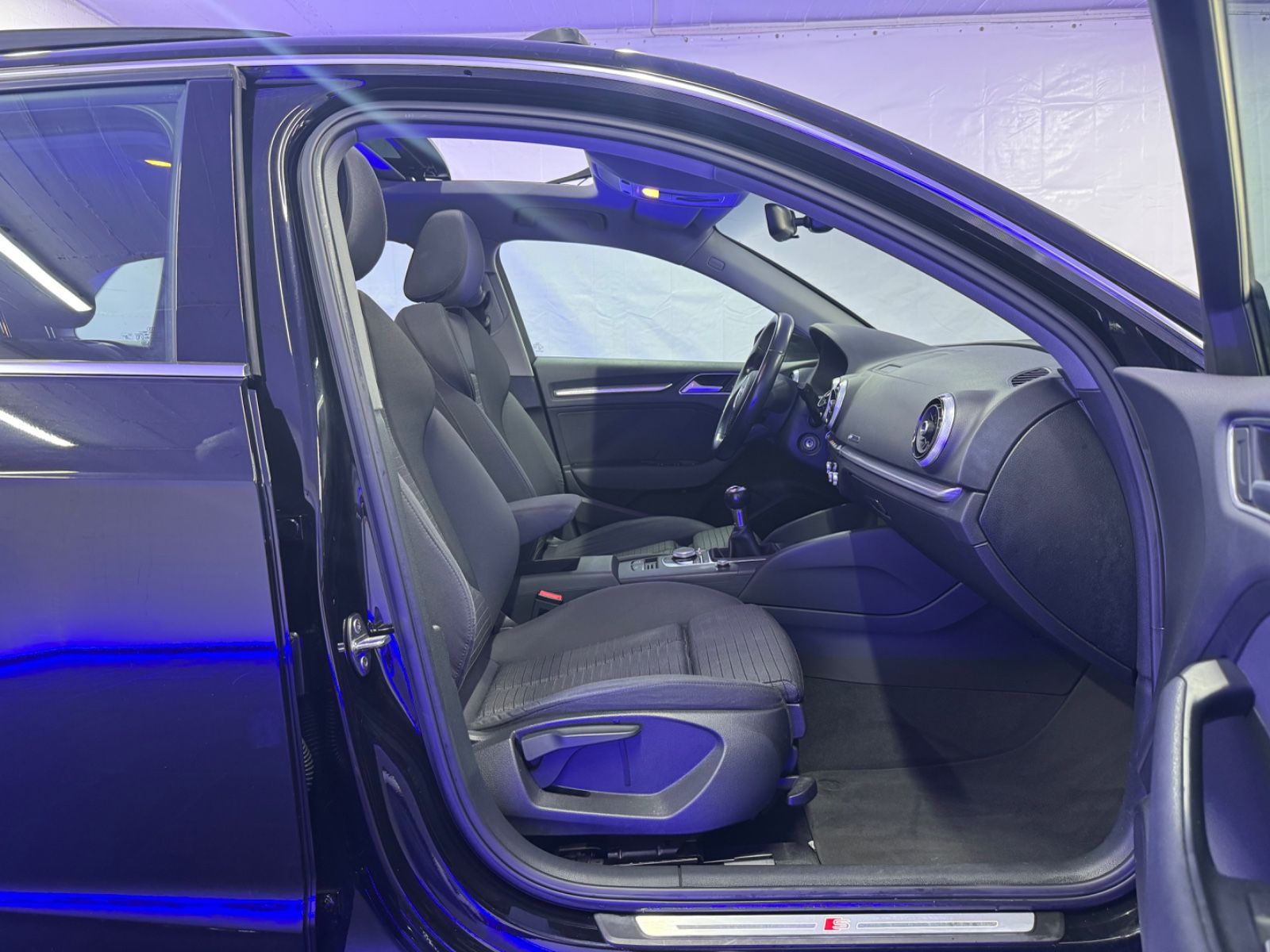 Audi A3 Sportback 2.0 TDI S line PANO NAVI LED STDHZG foto 11
