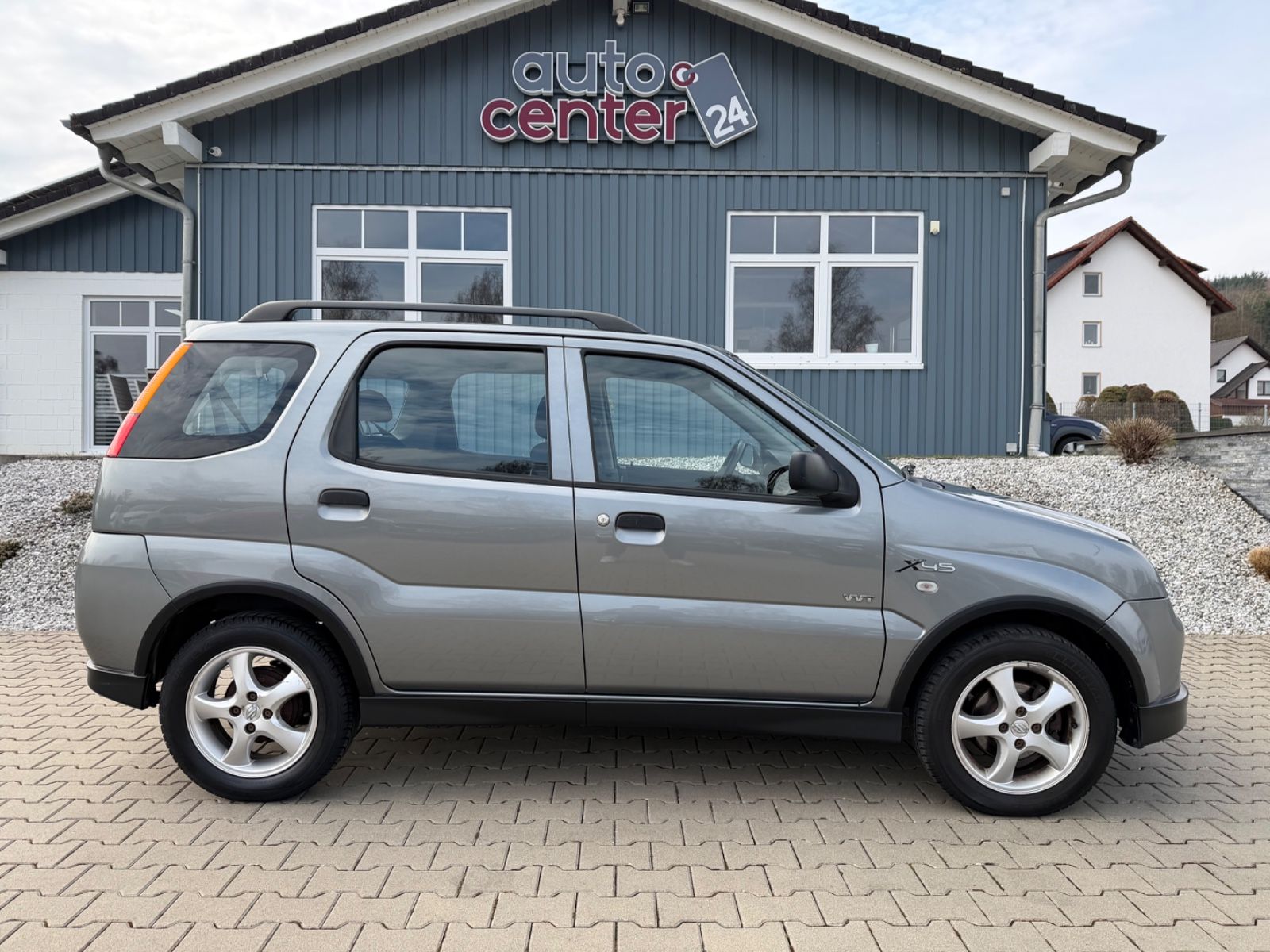 Fahrzeugabbildung Suzuki Ignis 1.5i°Allrad°Tüv 3-28°1.Hand°8-fach°