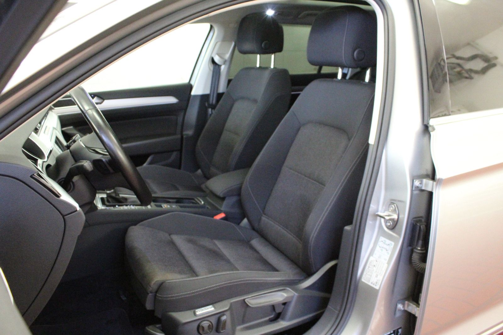 Fahrzeugabbildung Volkswagen Passat Variant 1.8 TSI DSG Comfortline Variant