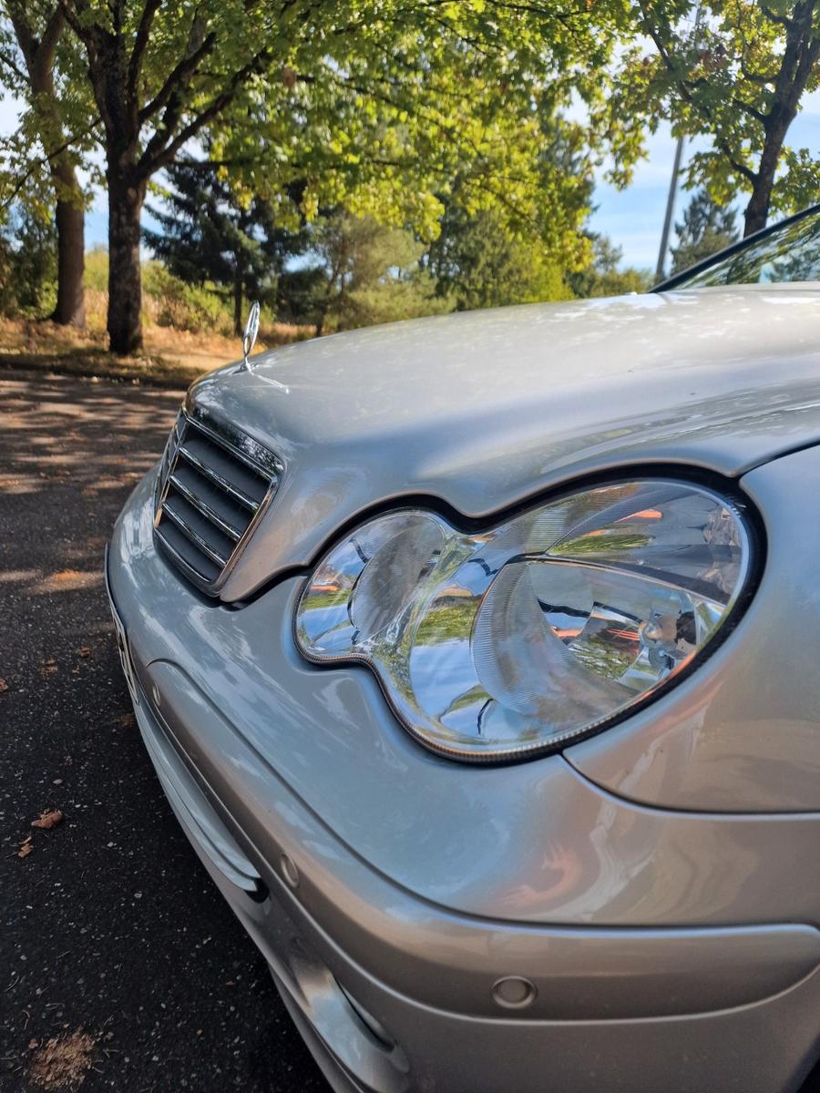 Mercedes-Benz C200 2004 — photo 10