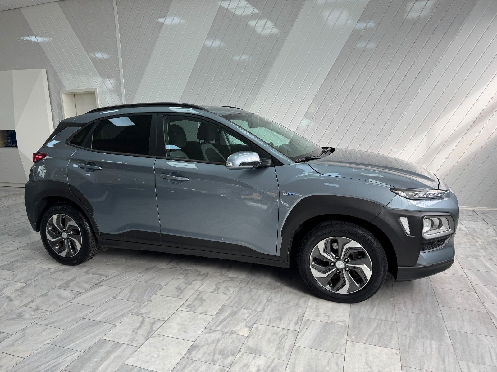 Hyundai Kona Advantage Hybrid AHK Navi