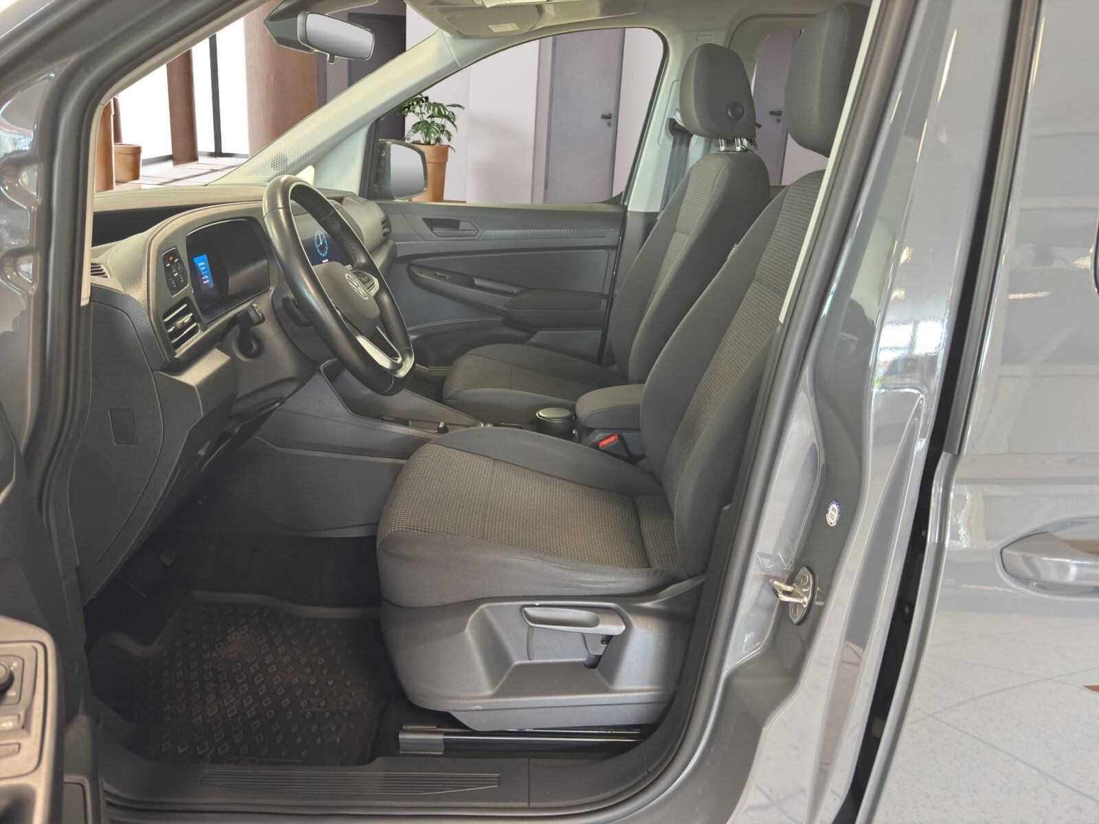 Fahrzeugabbildung Volkswagen Caddy Maxi California 2.0 TDI DSG APP AHK Kamera