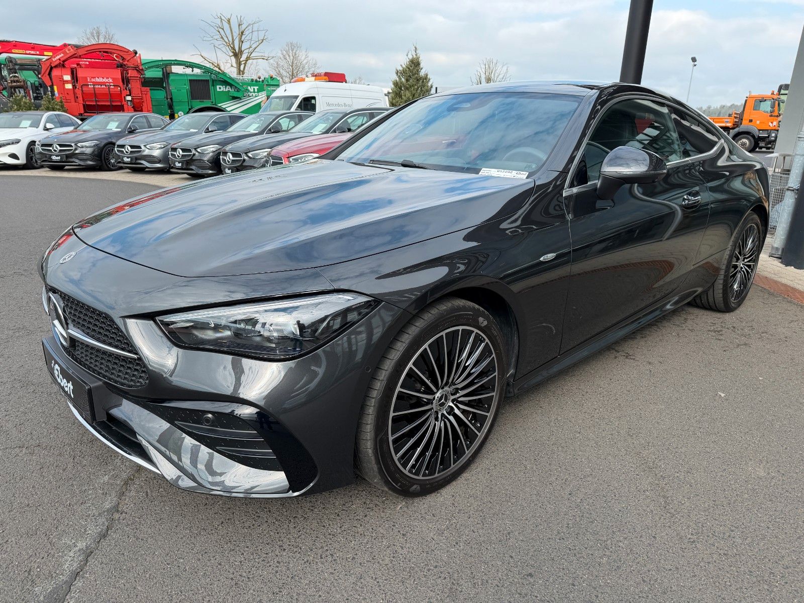 Fahrzeugabbildung Mercedes-Benz CLE 300 e AMG Premium Distr+Pano+360°+Digital
