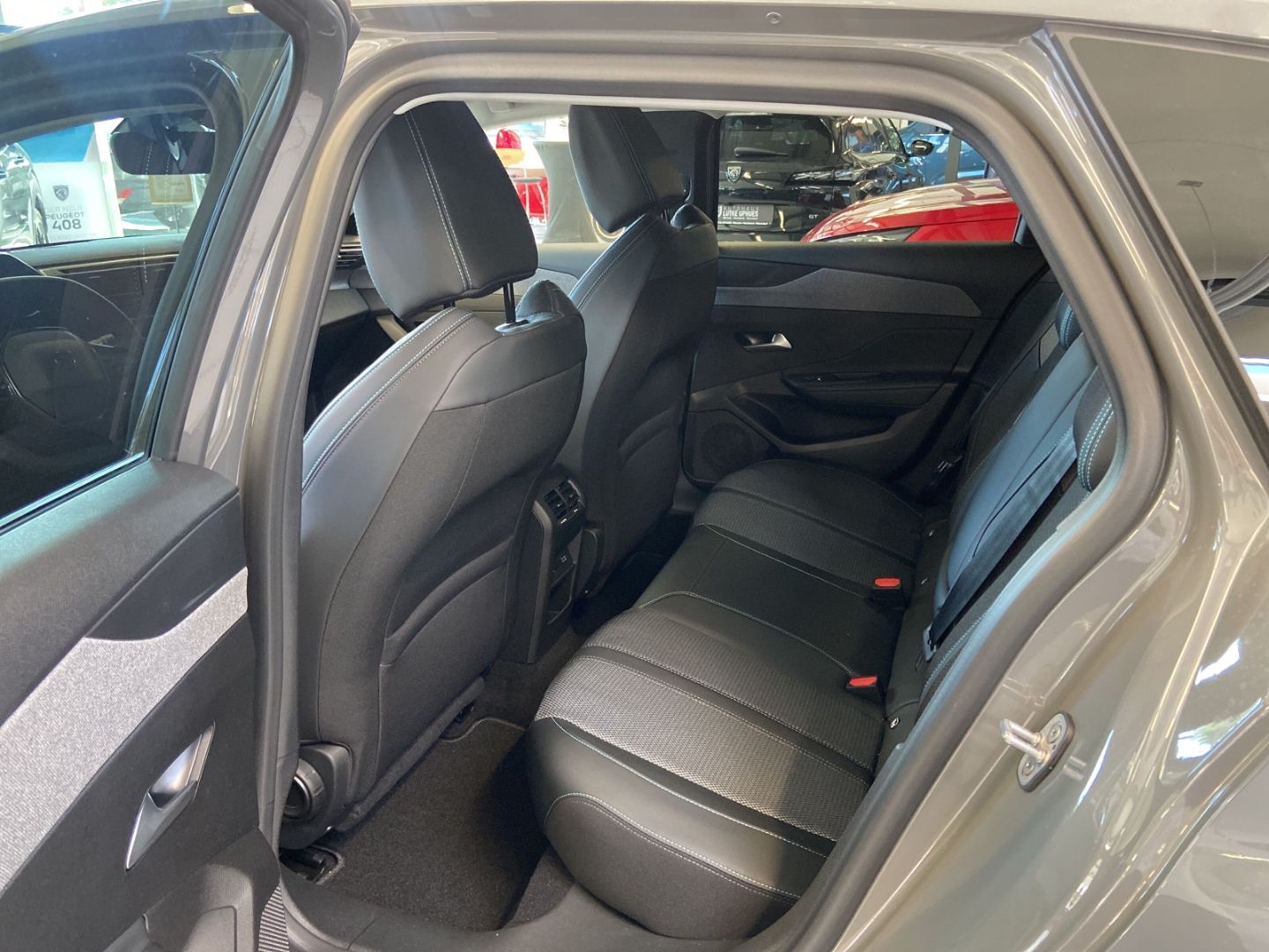 Fahrzeugabbildung Peugeot 308 SW Allure BlueHDi 130 EAT8 ACC SHZ CarPlay