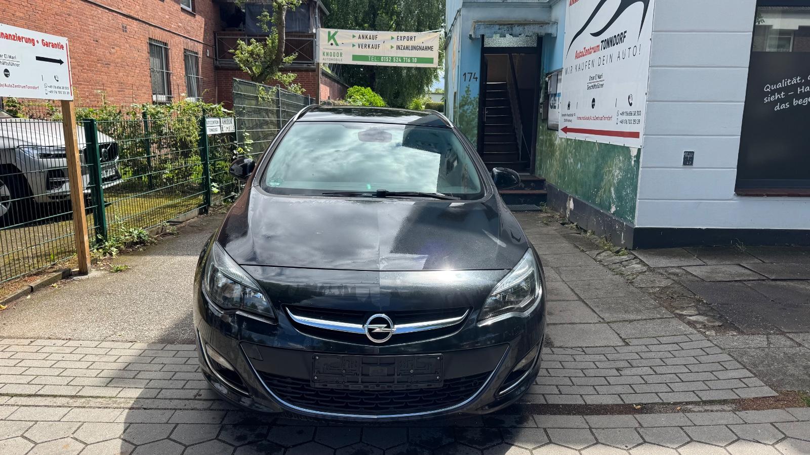 Opel Astra J Sports Tourer Exklusiv